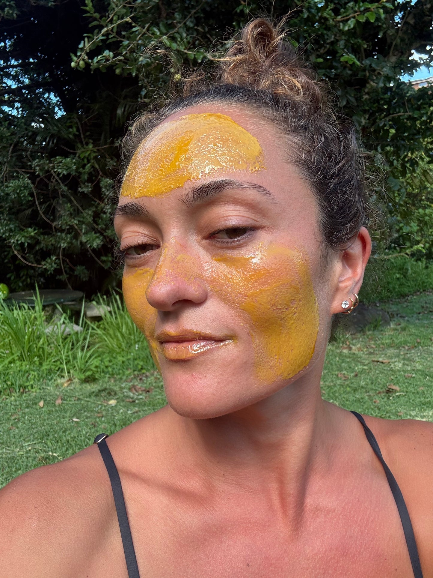 Raw wildflower honey and kaolin clay mask texture — microbiome-safe pore treatment
